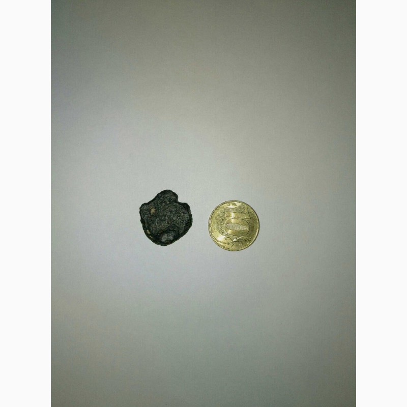 Фото 2. Iron meteorite