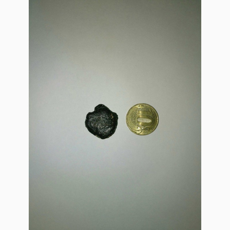 Фото 3. Iron meteorite