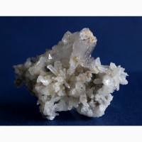 Друза кварца, некоторые кристаллы - скипетровидные