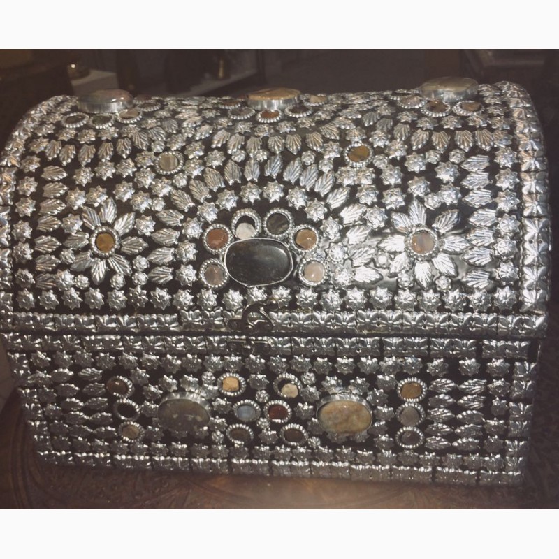 Фото 7. Сундук-шкатулка, набор из 3-х штук. Чеканка, инкрустация натуральными камнями