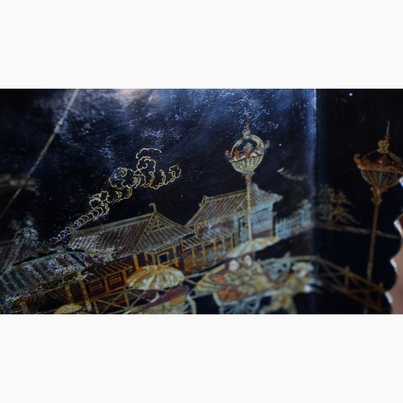 Фото 15. Старинный поднос с изысканной лаковой росписью в стиле Шинуазри. Китай. XVIII век