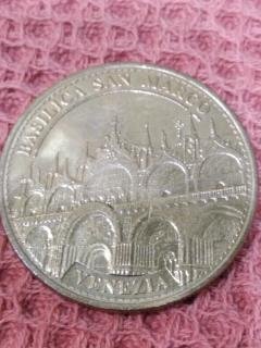 Фото 3. Большие монетовидные жетоны Европы и Италии