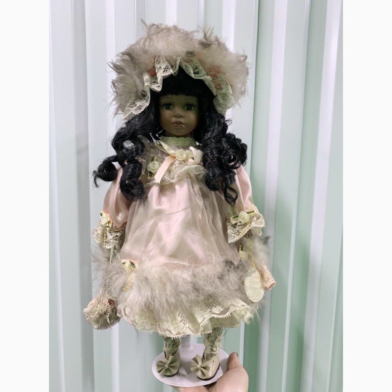 Фото 3. Кукла фарфоровая Leonardo 1995 г