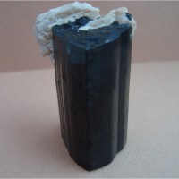Черный турмалин (шерл) с альбитом