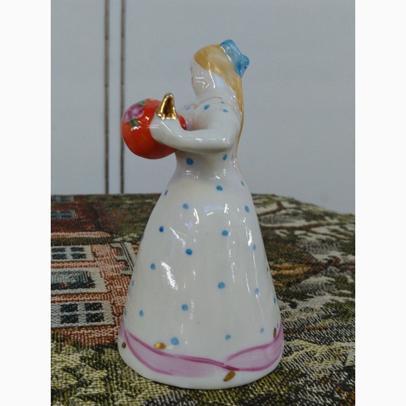 Фото 3. Фарфоровая статуэтка СССР.Девушка с чайником.Дулёво.1987 г.1 с