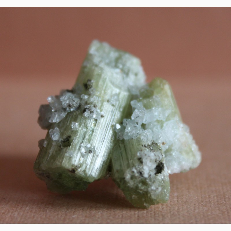 Фото 4. Сросток кристаллов берилла и топаза - 2